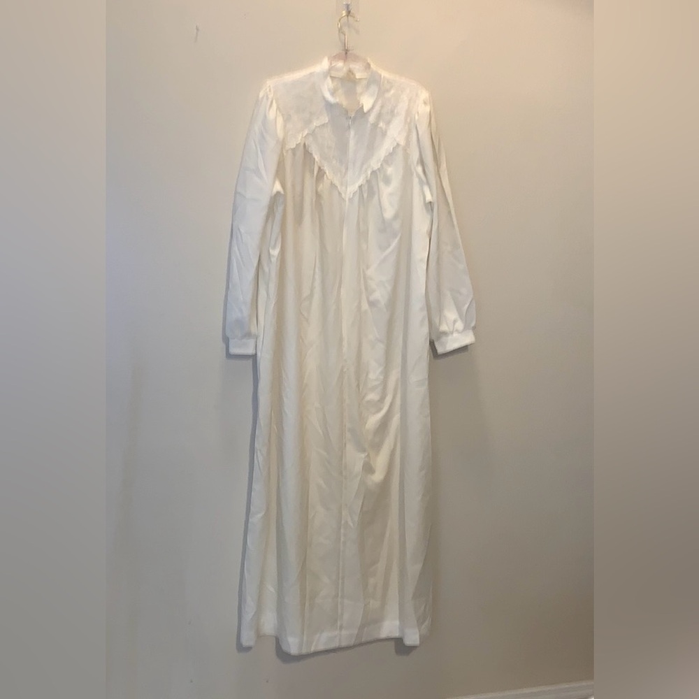 Le Voy's Size XL Vintage White Long Chiffon Robe Peignoir Lingerie Nightgown